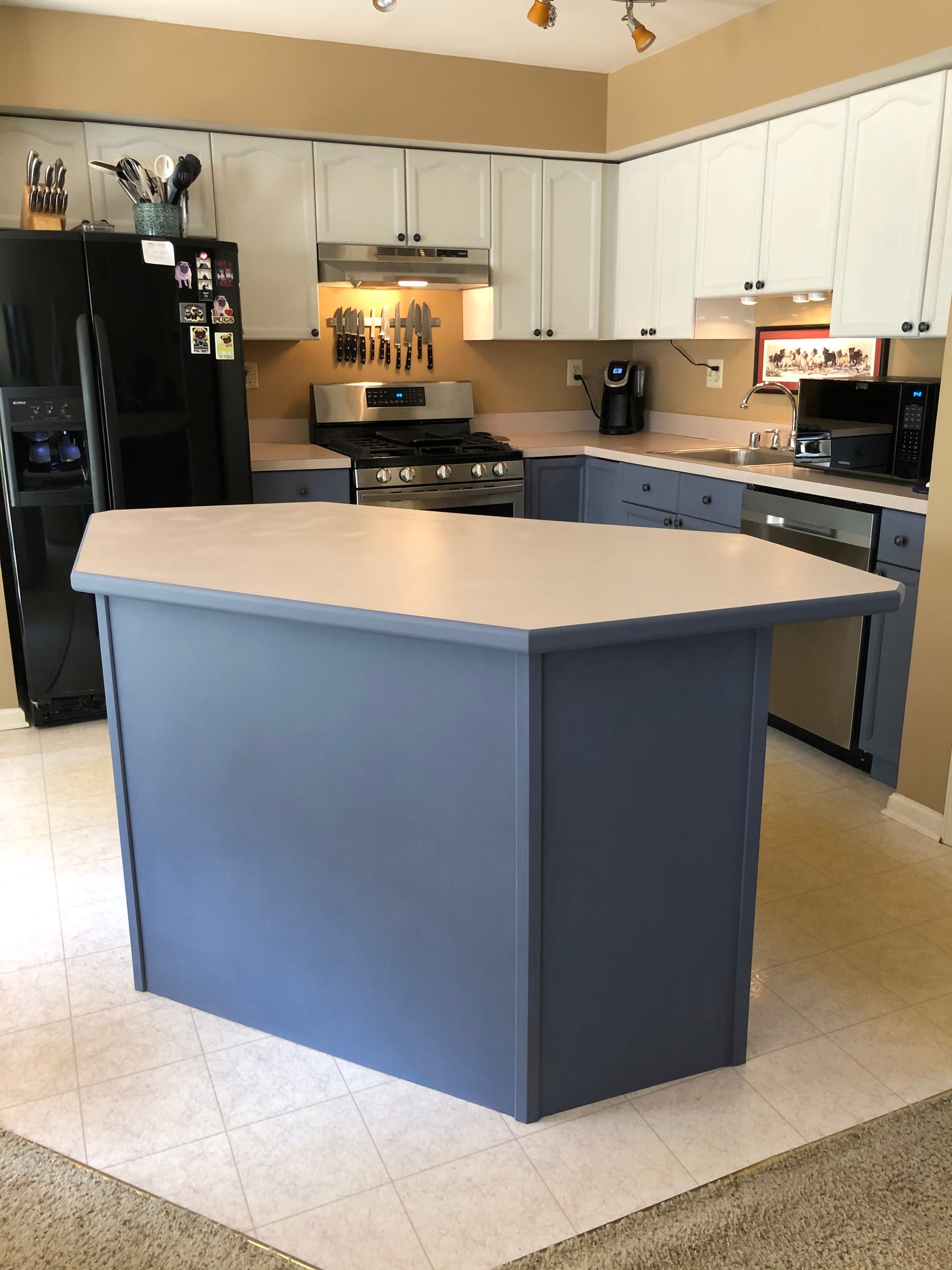 PAINTING KITCHEN CABINETS WITH ANNIE SLOAN CHALK PAINT Part One