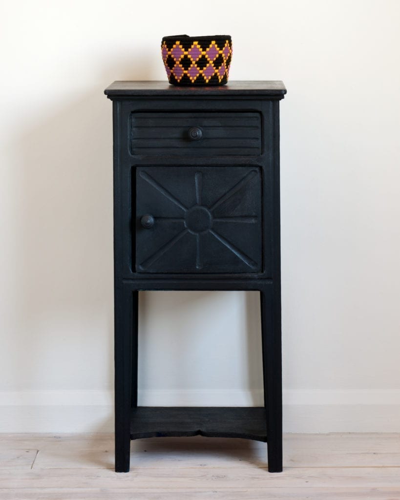 Annie Sloan Chalk Paint® - Athenian Black - The 3 Painted Pugs