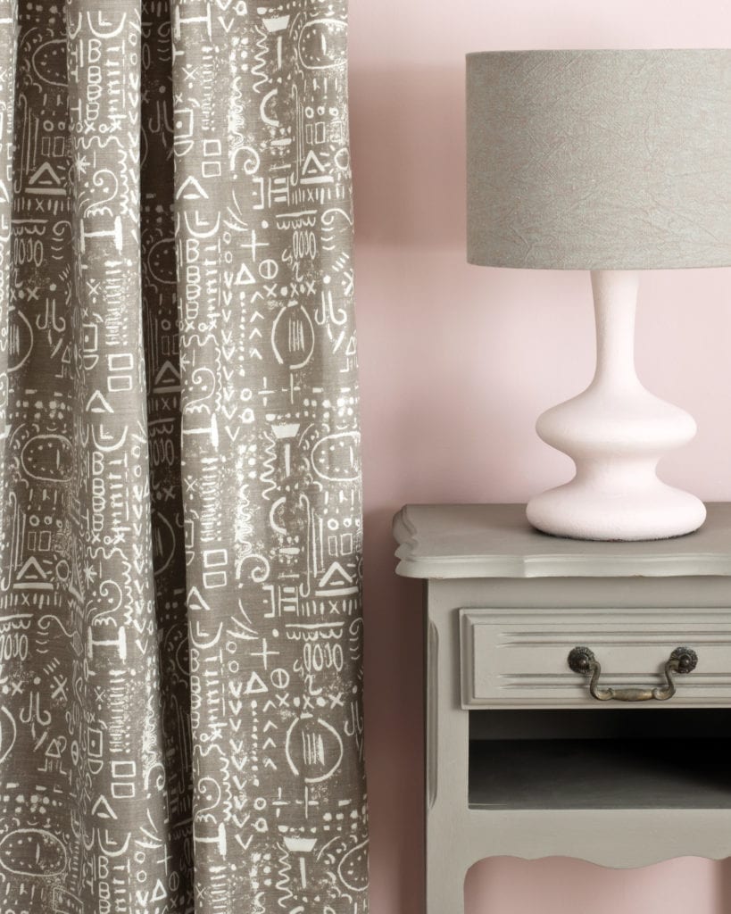 Annie Sloan Chalk Paint® - French Linen - The 3 Painted Pugs