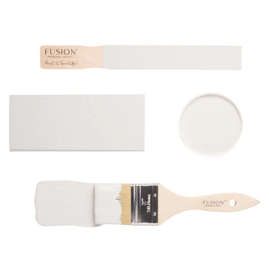Fusion Mineral Paint - Lamp White - The 3 Painted Pugs