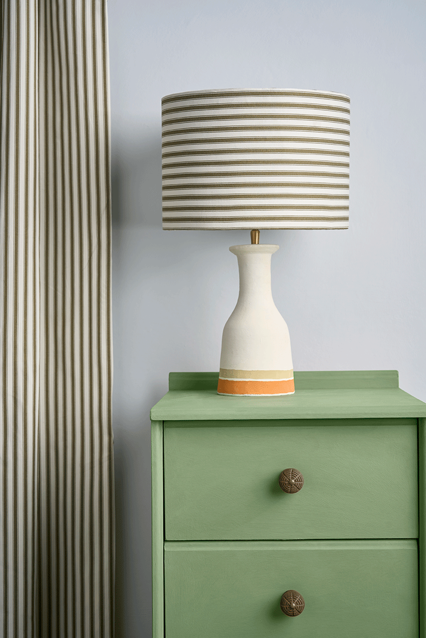 Annie Sloan Chalk Paint® - Capability Green - The 3 Painted Pugs