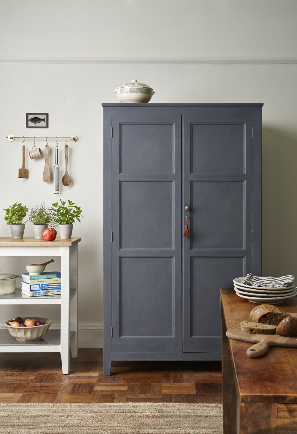 Annie Sloan Chalk Paint® - Whistler Grey - The 3 Painted Pugs
