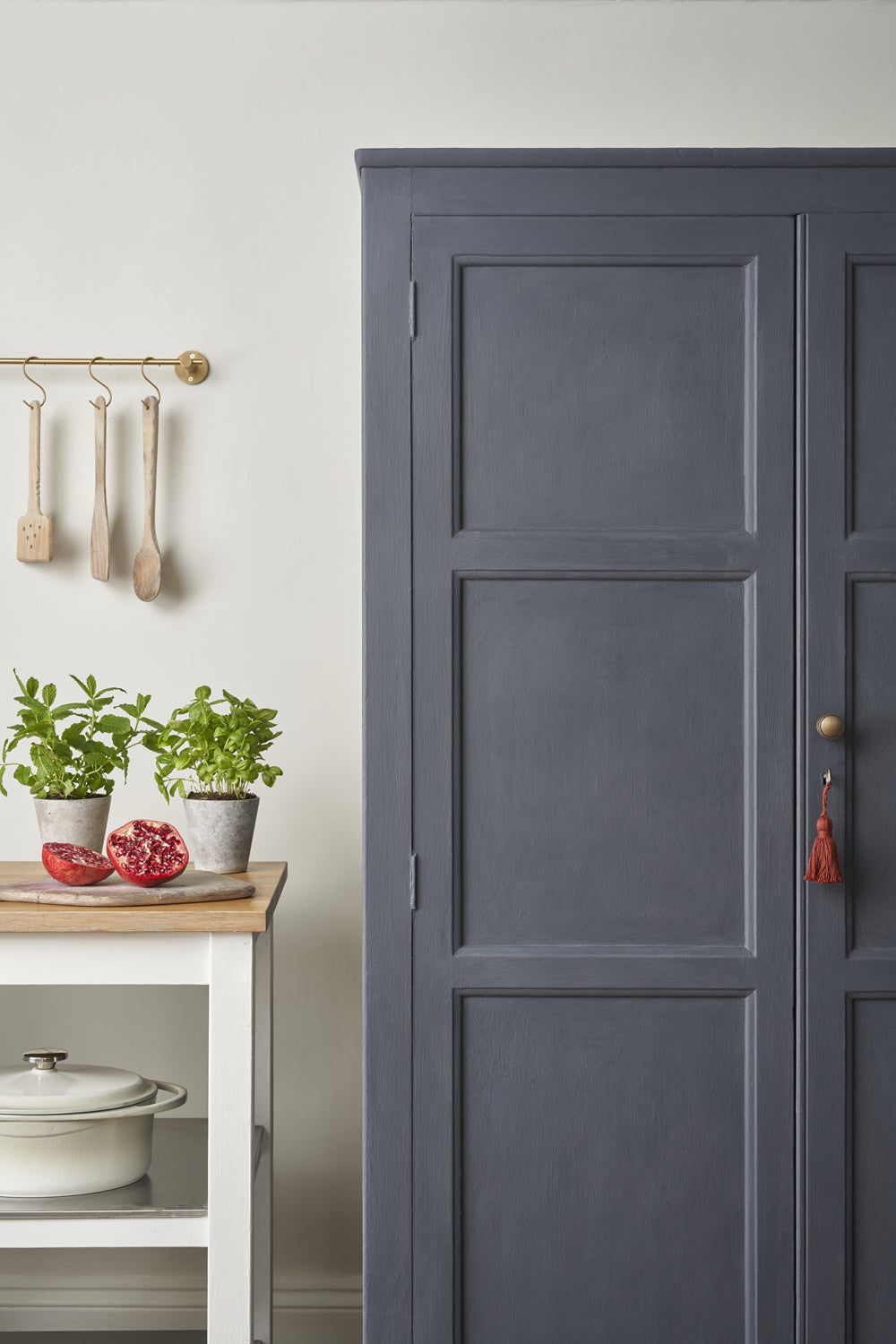Annie Sloan Chalk Paint® - Whistler Grey - The 3 Painted Pugs